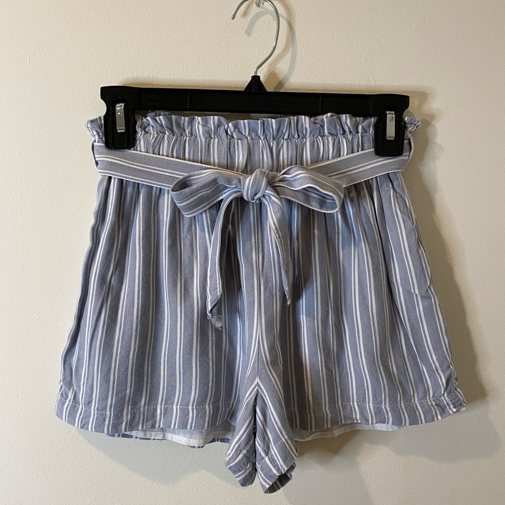 Francesca’s blue striped paper bag shorts size XS